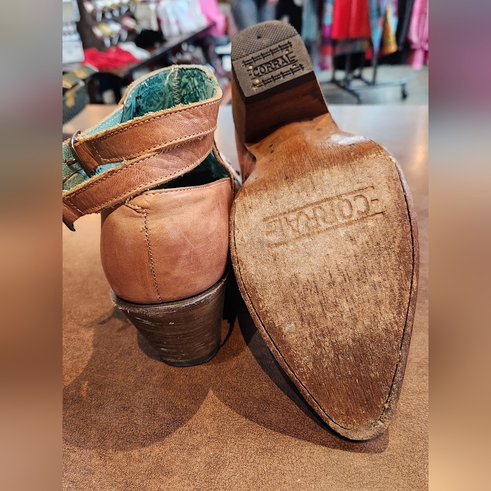 Corral Light Brown Leather Shoes - Picture 10 of 12